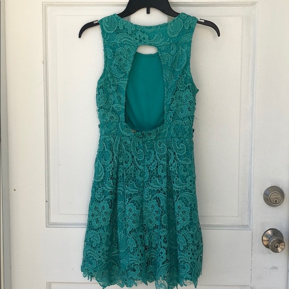 Teal dress with lace overlay - Picture 2 of 4